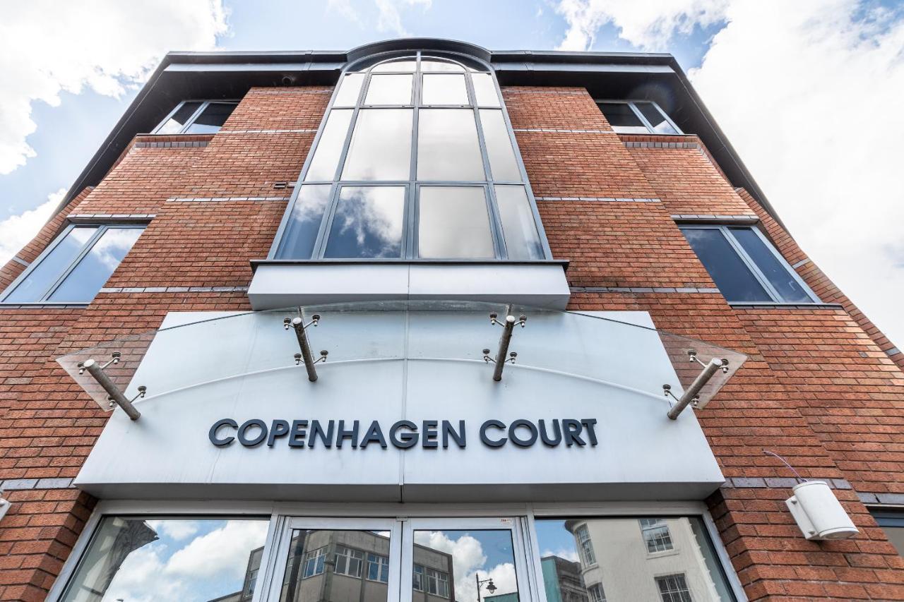 בסינגסטרוק Copenhagen Court Apartments מראה חיצוני תמונה